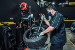 AUTOCOM SRL- Pirelli Performance Center