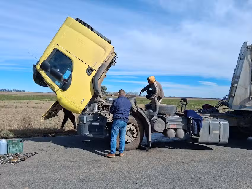 Auxilio mecánico, electrico y de gomeria las 24 horas