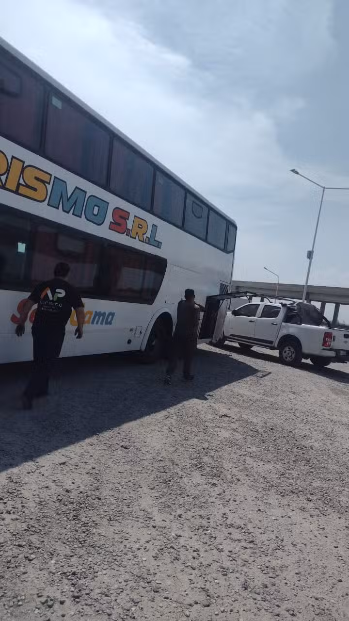 Auxilio mecánico y grúa las 24hs