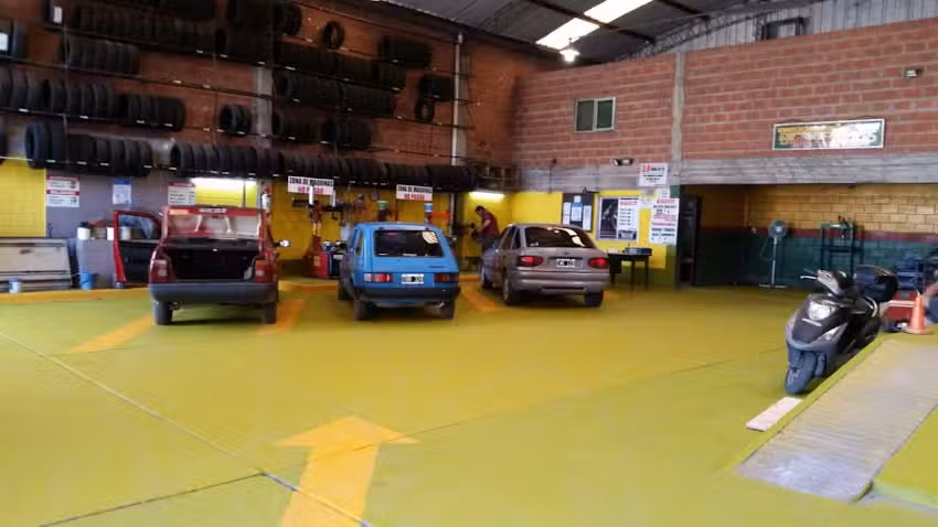 Cacho Competicion Gomeria