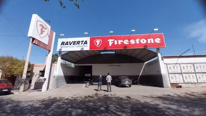 Carlos y Alberto Raverta Neumaticos