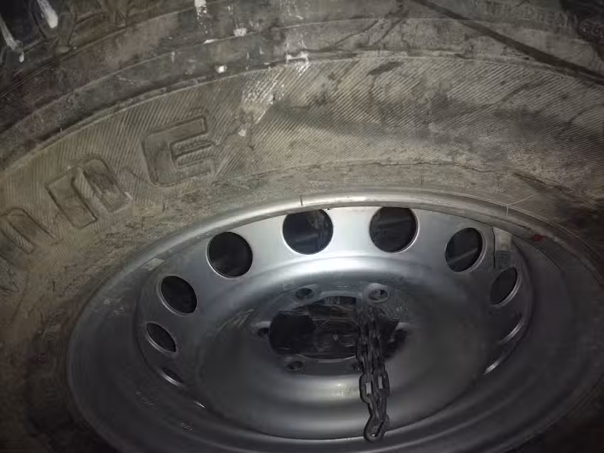 Carlos y Alberto Raverta Neumaticos