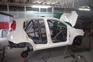 Cordoba hotrod garage