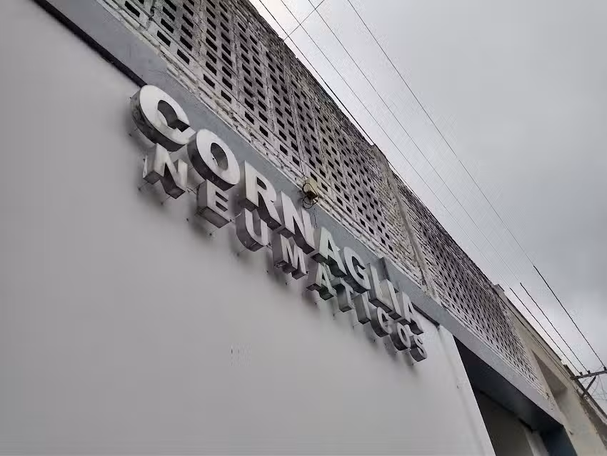 CORNAGLIA Neumáticos + Servicios