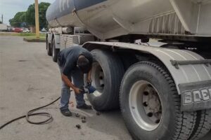 Fleming y Martolio Neumáticos – Punto Prometeon