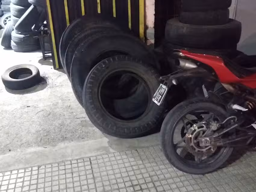 Gomería «Camaduchis»