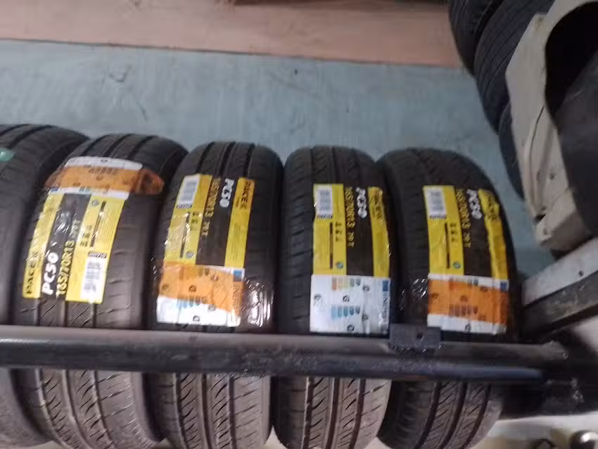 GOMERIA LUNA ( VENTA DE NEUMÁTICOS NUEVOS TECNOLOGÍA ALEMANA) con 6 años de experiencia