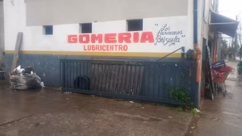 Gomería Malvinas de Pascual (anexo Lubricantes)