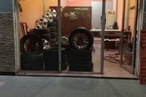 Gomeria nahuel 24hs ( los domingos abierto hasta las 10 de la noche abrimos el lunes a las 8:30