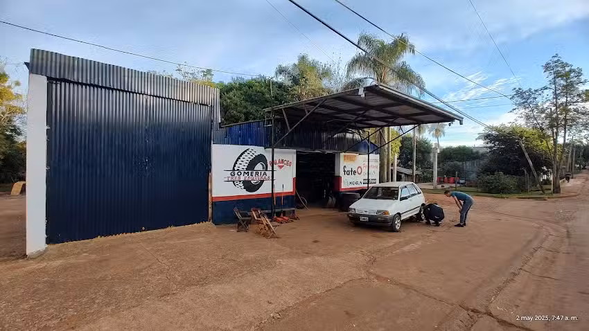 Gomeria Tres esquinas