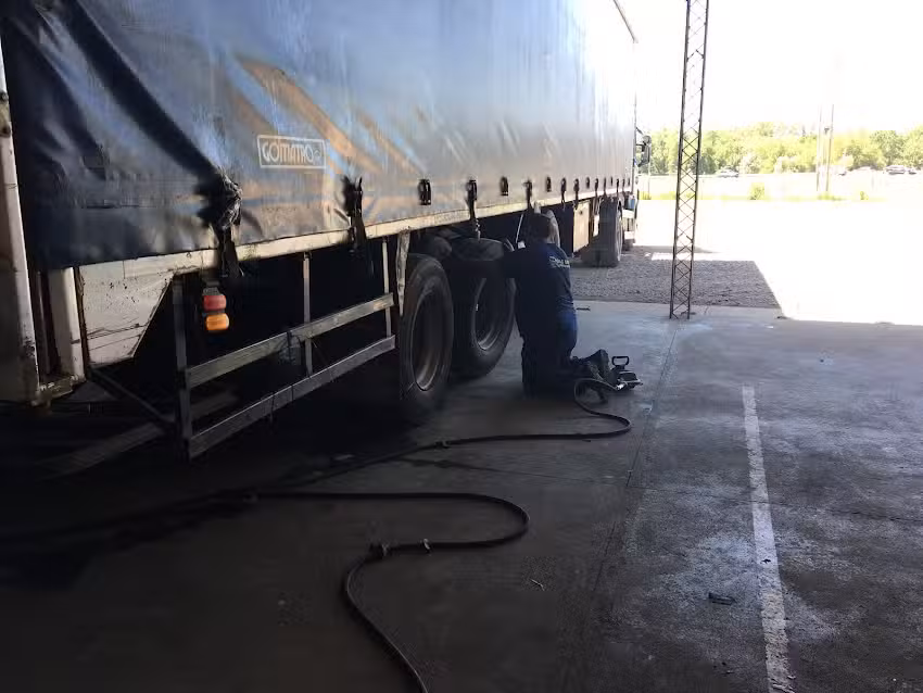 Gomeria y lubricentro el triunfo