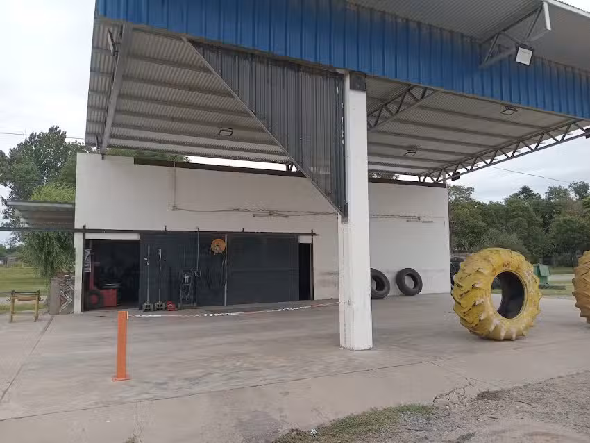 Gomería y servicios de auxilio (ruta y campos)