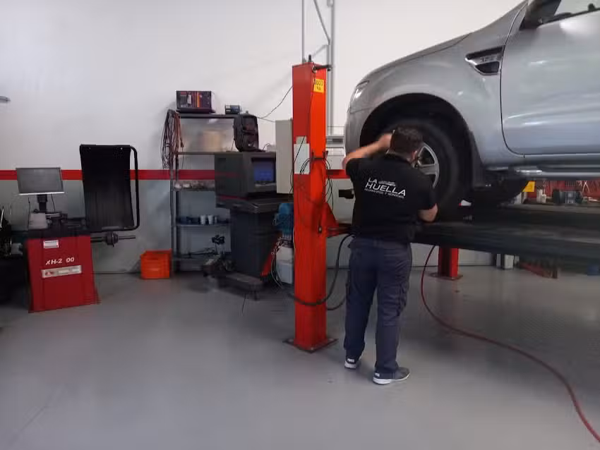 Grupo La Huella Neumaticos y Servicios