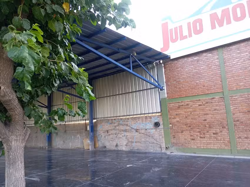 Julio Montaño E Hijos Taller De Chapa