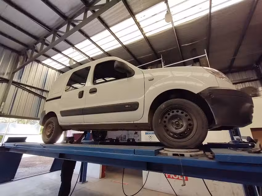 La Rotonda Neumáticos + Servicios, Chacras de Coria