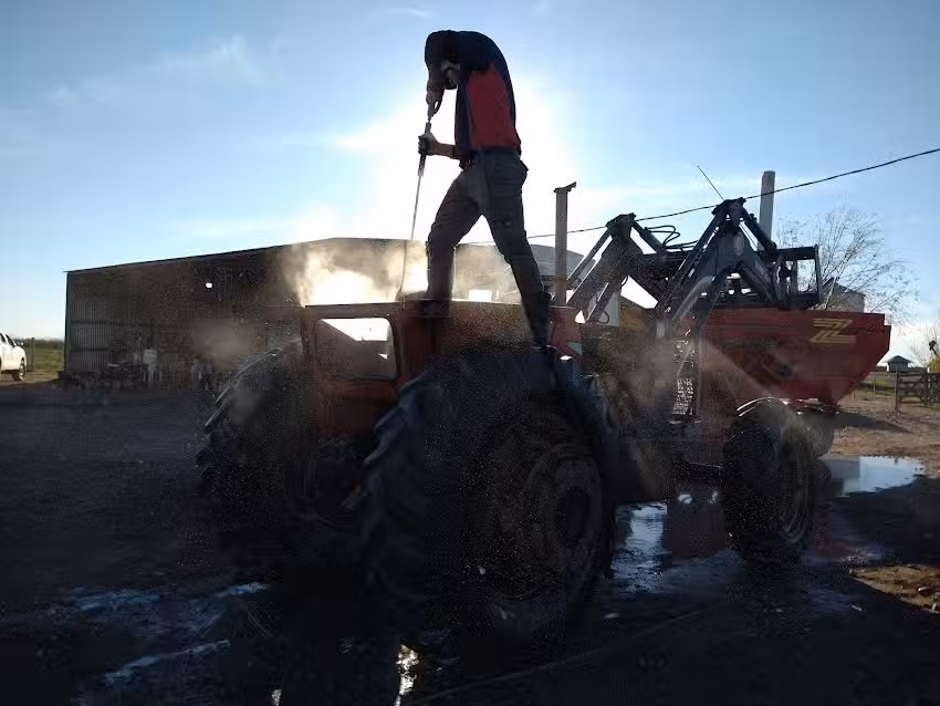 Lavadero, gomería, lubricentro y auxilio Los Maldo