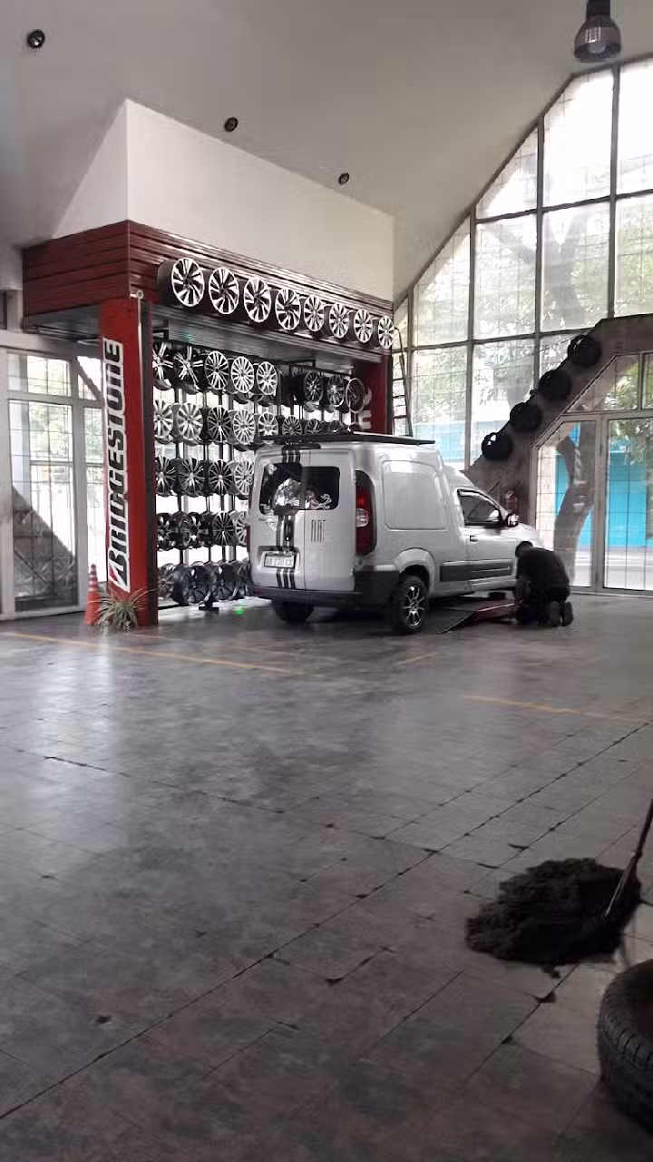 MANTELLO NEUMÁTICOS – Godoy Cruz