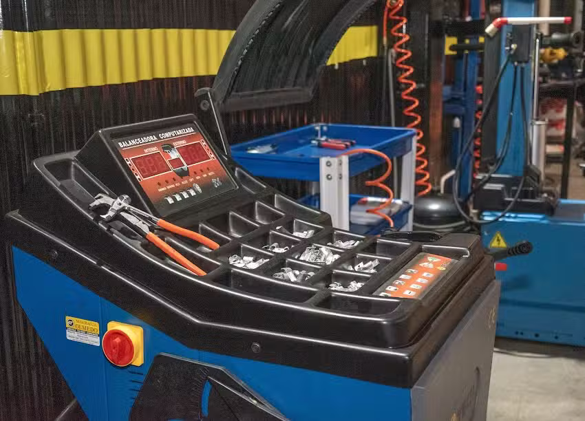 Neumáticos Funes sucursal Roldan