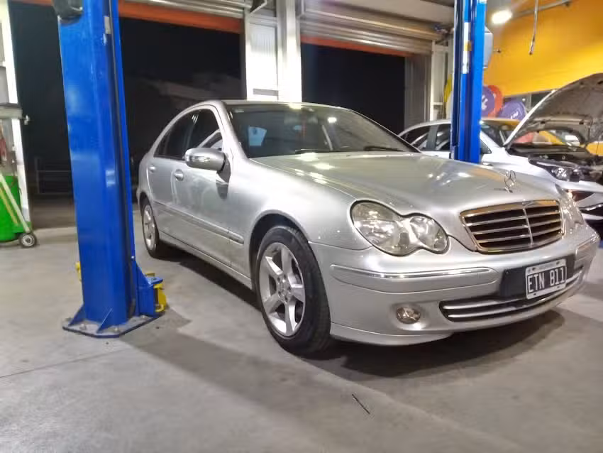 Quick Lane Bessia Center – Autocenter y Neumáticos