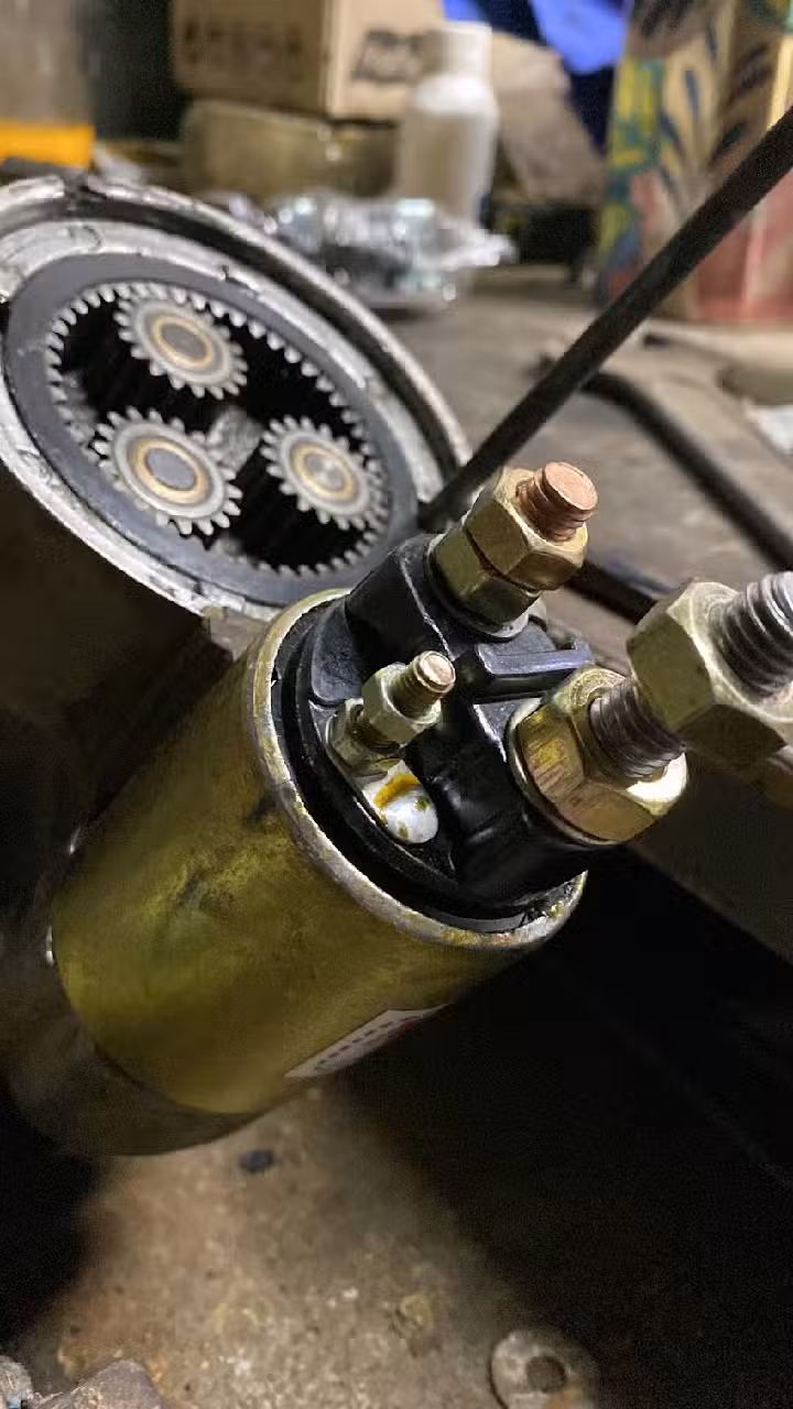 Taller mecánico, eléctrico y gomeria (auxilios en ruta)