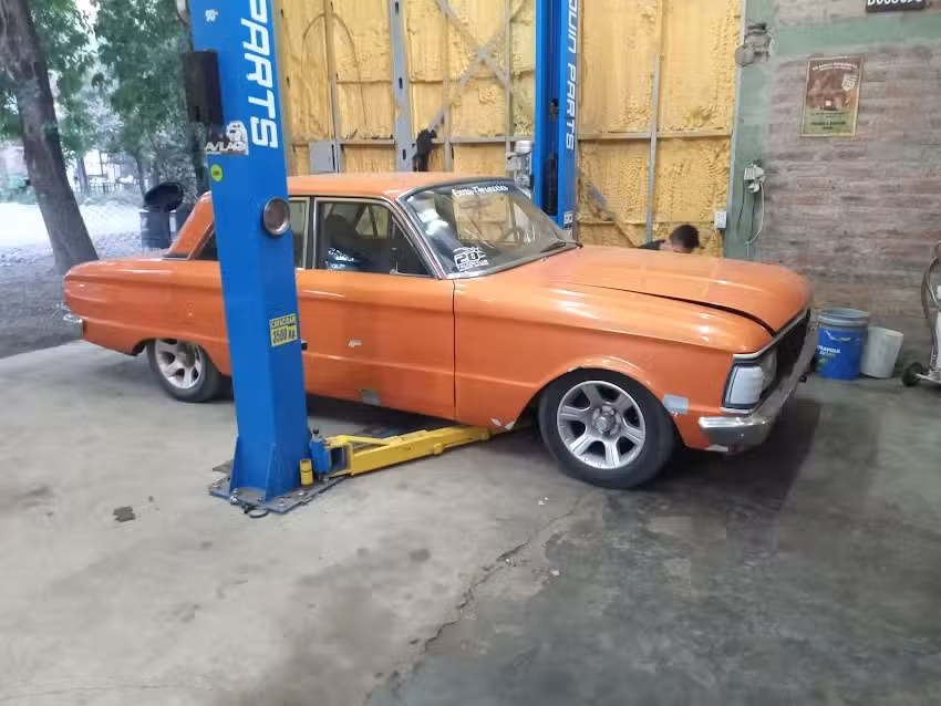 Taller Mecanico Lubricentro KAESER