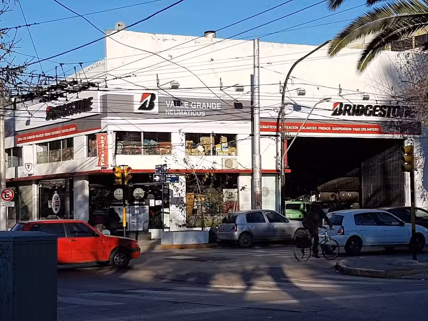 Valle Grande Neumáticos