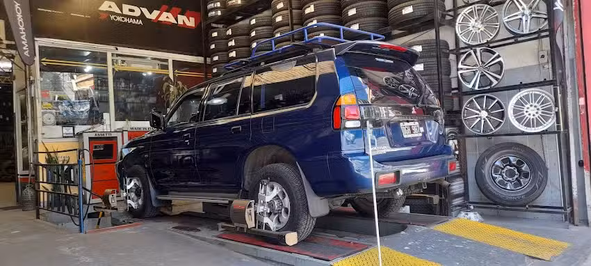 Yokohama SR Neumaticos de Sayago Felix Ricardo